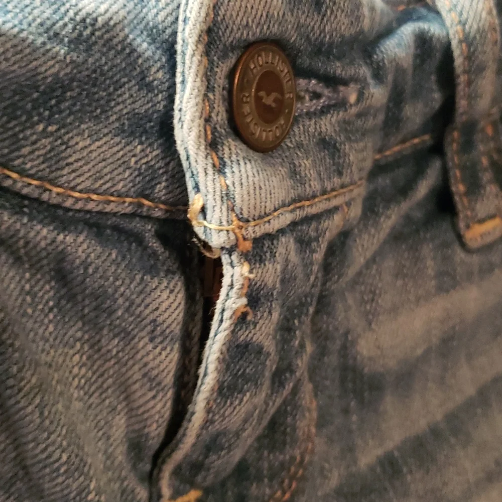 Hollister size 1 short shorts - Picture 2 of 5